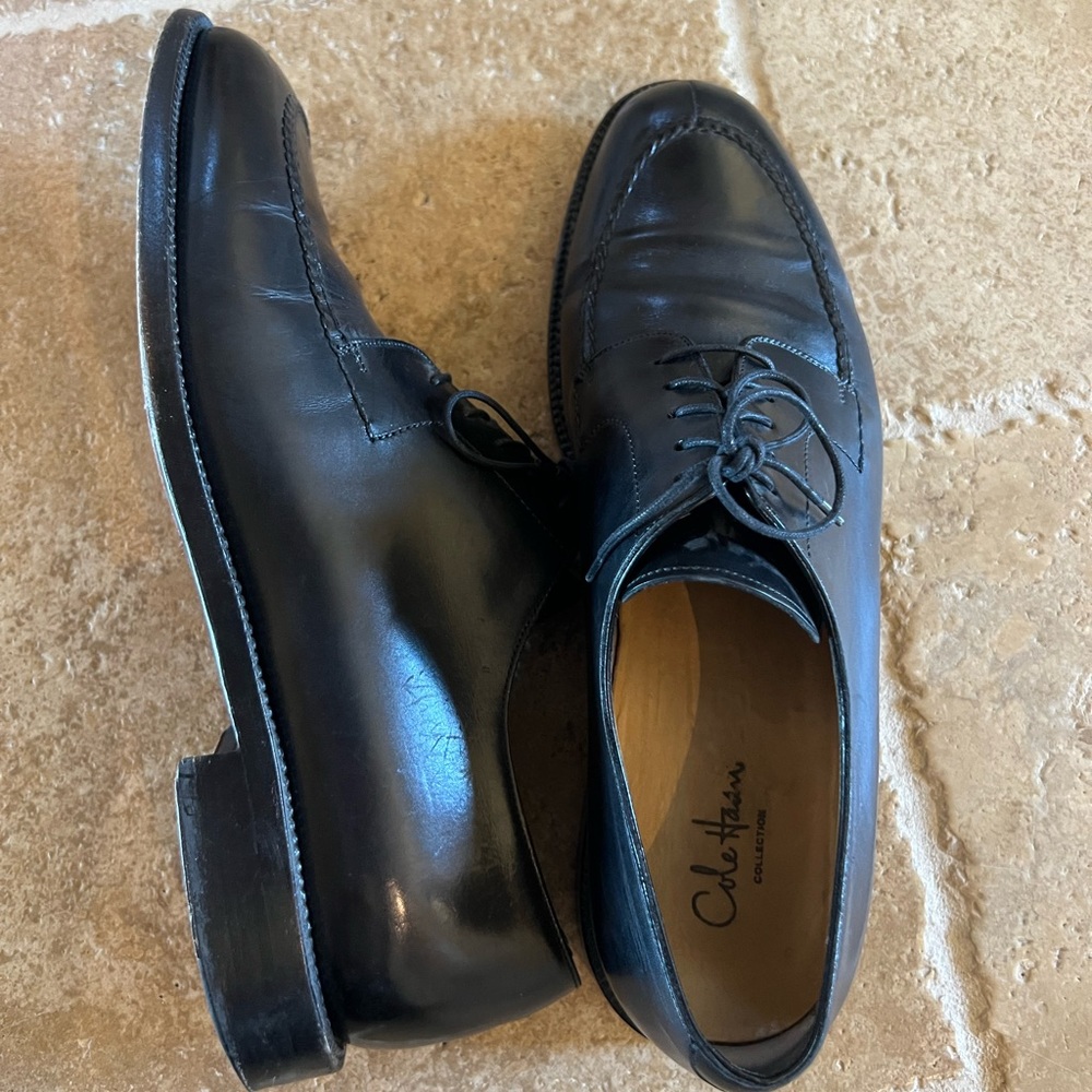 Simple Men’s Black Cole Haan Dress Shoes View 3